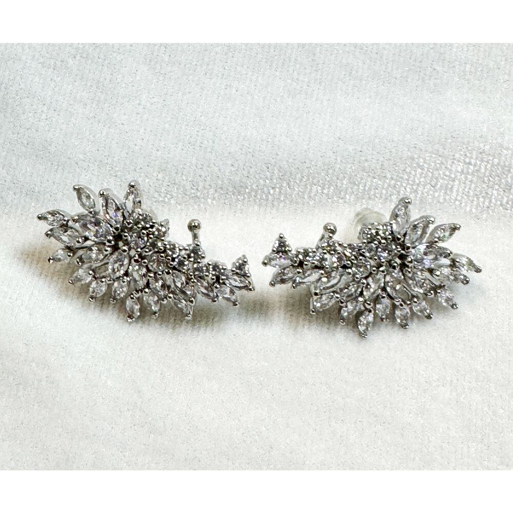 Rhinestone Floral Climber Earrings Silver Wedding Crystal Leaf Vine Posts E288 - Picture 3 of 3